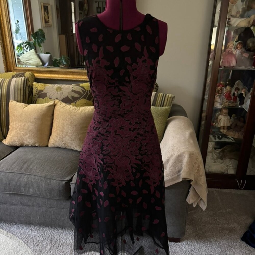 BCBGMAXAZRIA Floral Embroidered A-line Dress Size 8 Formal Wedding Evening Black